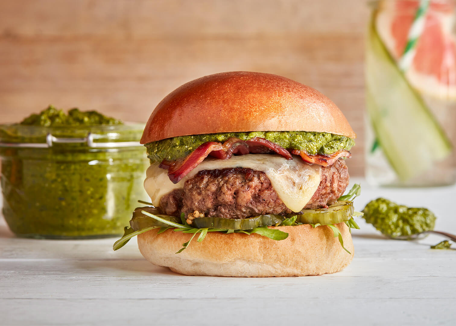Spring beef burger with pesto