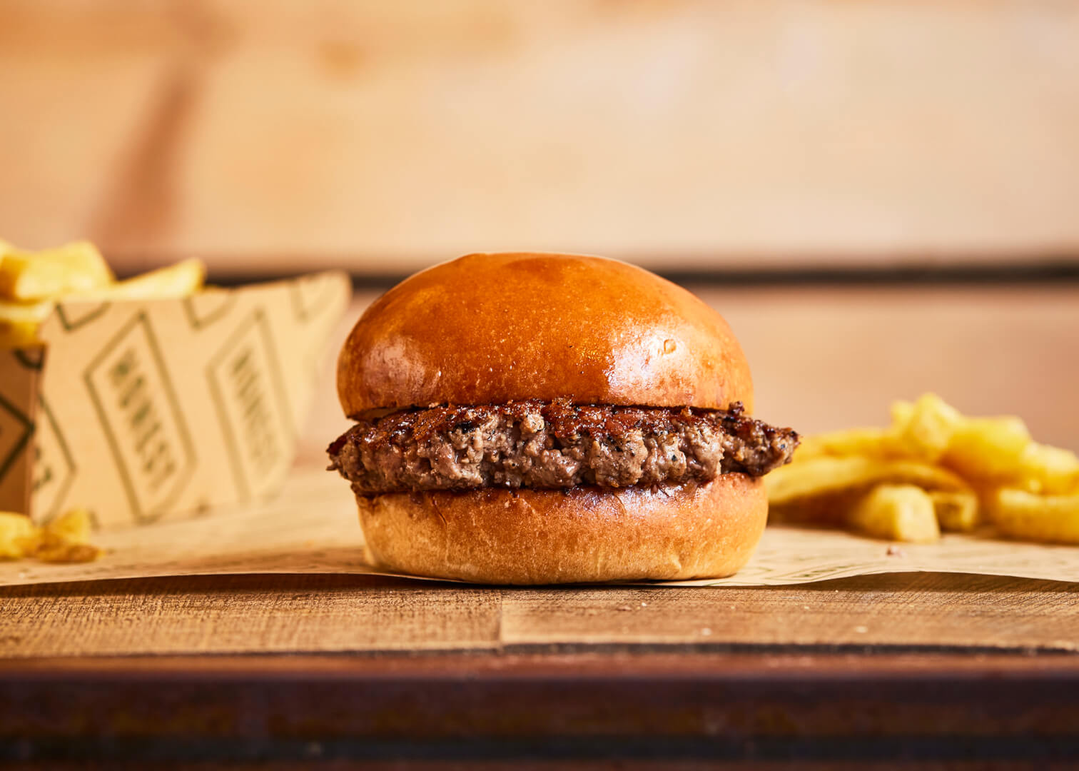kids beef burger with chips